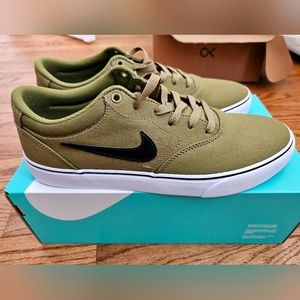 Nike Men's SB Chron 2 Canvas Shoes